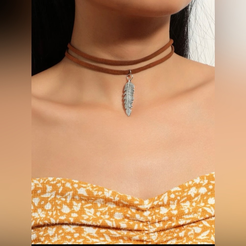 Layered choker suede and feather pendent